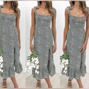 Petal & Pup Carmen Dress Black